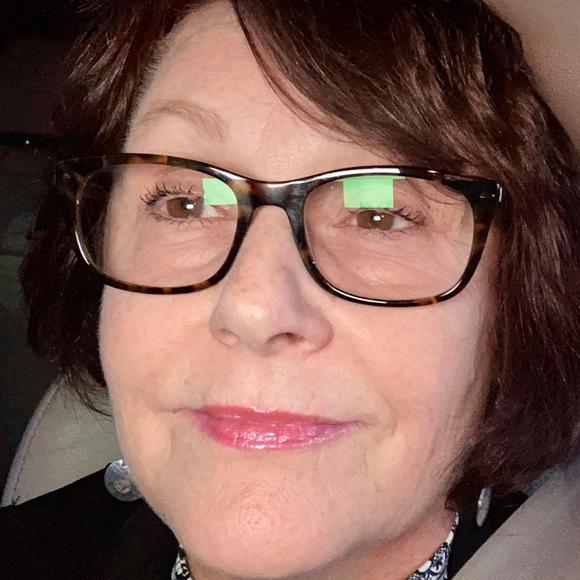 Meet your Posher, Trish - Picture 1 of 1